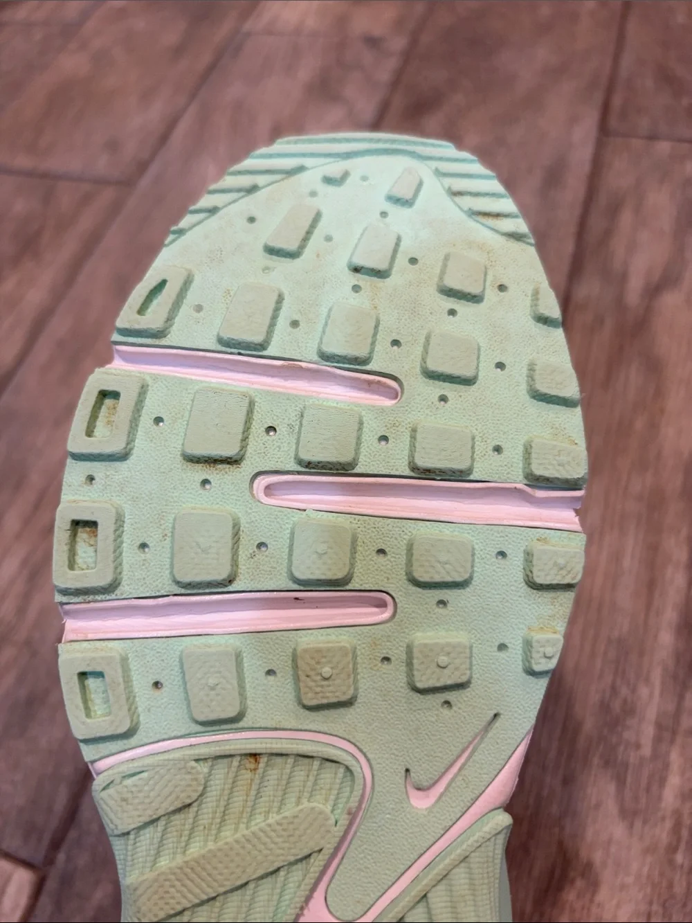 Nike Women’s Air Max Excee White Sneakers with Mint Accents size 9